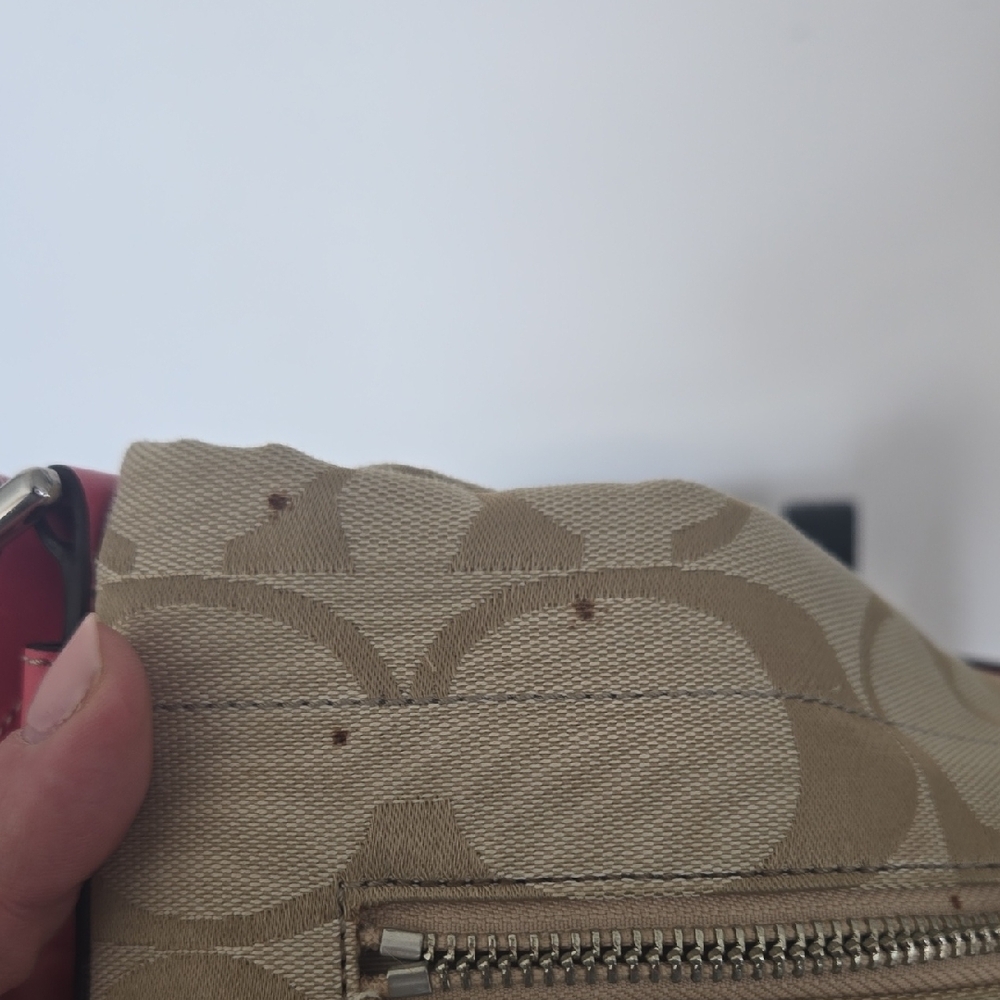Stylish Tan Shoulder Bag - Picture 3 of 10